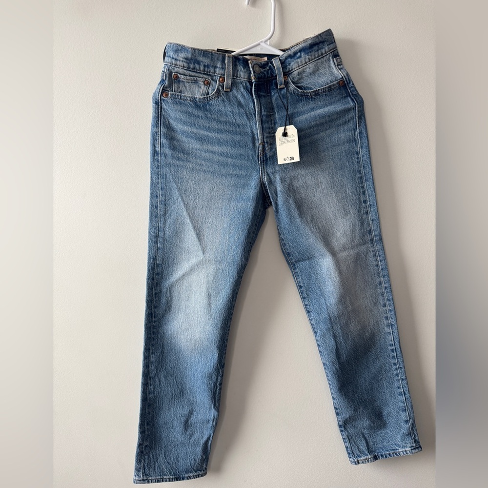 Levi's women’s Light Blue Straight-Leg Jeans